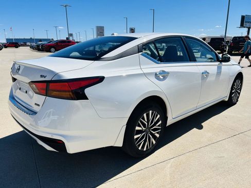 Used 2023 Nissan Altima 2.5 SV w/ SV Premium Package AWD/4WD image 38
