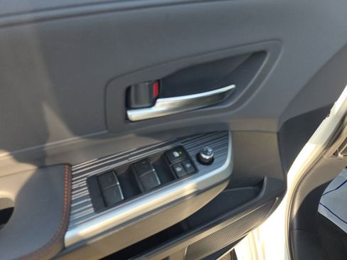 Used 2021 Toyota Sienna XSE FWD image 16