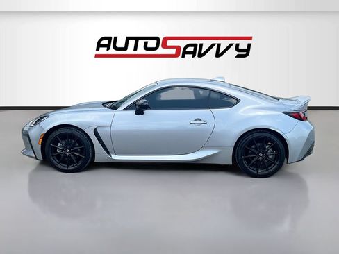 Used 2025 Toyota GR86 Premium w/ ALL Weather Mat Package (TMS) RWD image 4