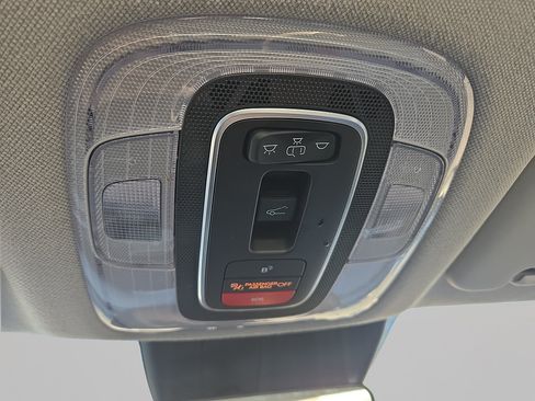 Certified 2025 Hyundai Elantra Limited FWD image 29