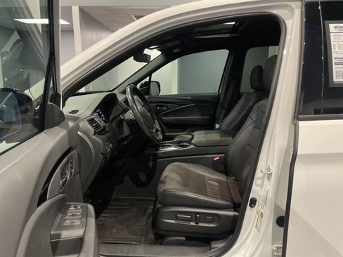 Used 2025 Honda Ridgeline Black Edition image 18