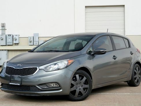 Used 2016 Kia Forte LX FWD image 2