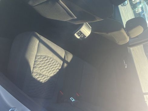 Used 2020 Chevrolet Equinox LT image 9