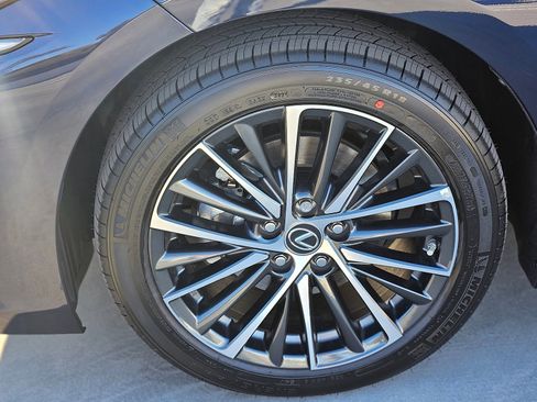 Used 2025 Lexus ES 300h w/ Premium Package image 7