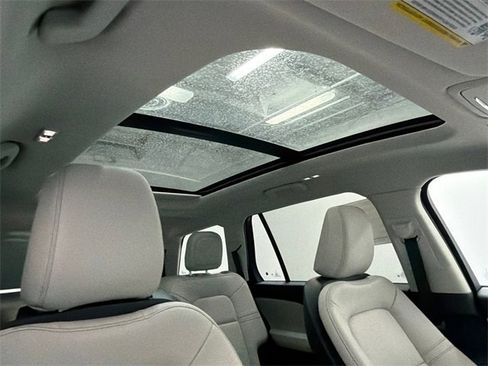 New 2026 Lincoln Aviator AWD image 13