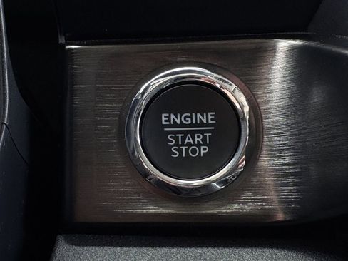 Used 2024 Ford F250 Lariat w/ Lariat Ultimate Package image 23