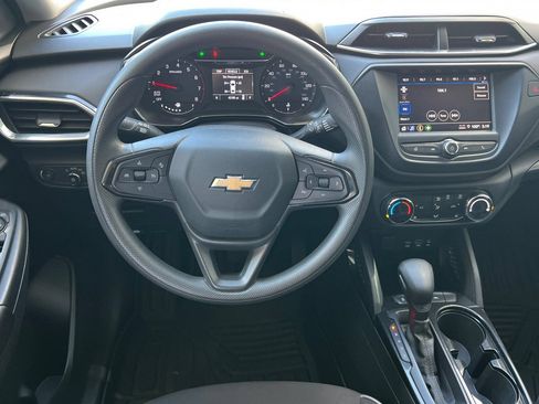 Used 2023 Chevrolet TrailBlazer LT FWD image 18