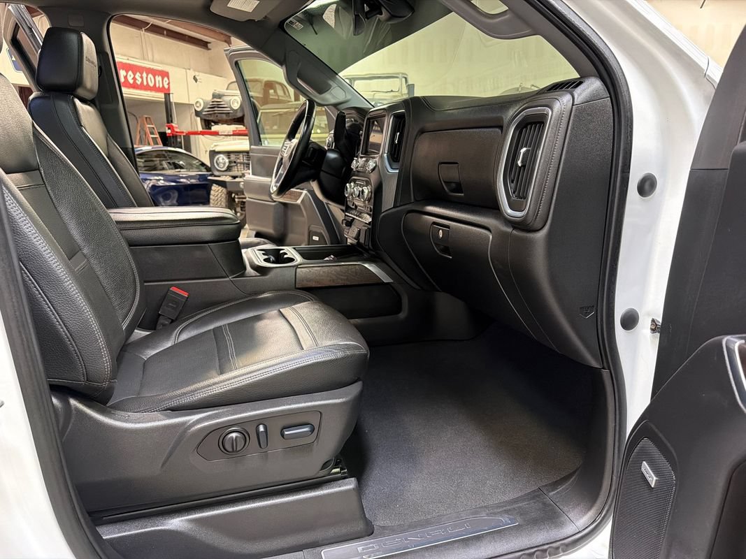 Used 2023 GMC Sierra 3500 Denali AWD/4WD image 38
