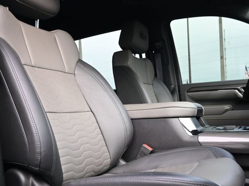 Used 2024 Chevrolet Silverado 2500 ZR2 w/ ZR2 Bison Edition image 34