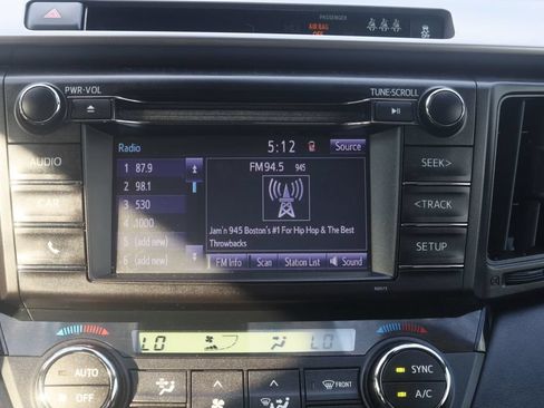 Used 2018 Toyota RAV4 LE AWD/4WD image 12