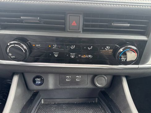 Used 2024 Nissan Rogue S AWD/4WD image 32