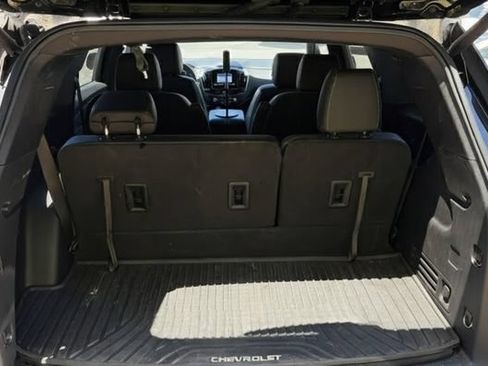 Used 2023 Chevrolet Traverse LT w/ LT Premium Package AWD/4WD image 5