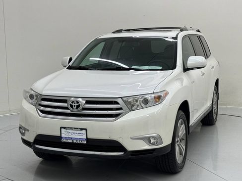 Used 2012 Toyota Highlander Limited w/ Tow Pkg AWD/4WD image 1