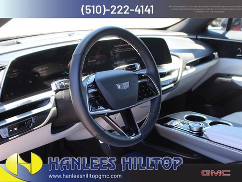 Used 2024 Cadillac Lyriq Luxury AWD/4WD image 12