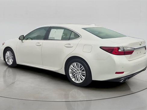Used 2017 Lexus ES 350 w/ Premium Package image 4