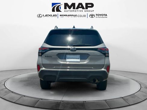 Used 2025 Subaru Forester Premium w/ Convenience Package #1 AWD/4WD image 4