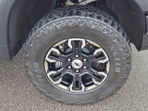 Used 2023 Chevrolet Silverado 1500 ZR2 image 25