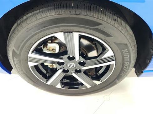 Used 2025 Nissan Sentra SV image 31