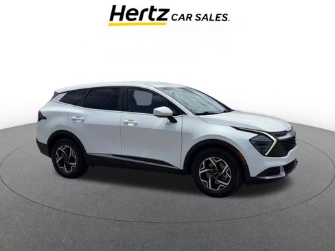 Used 2024 Kia Sportage LX FWD image 1