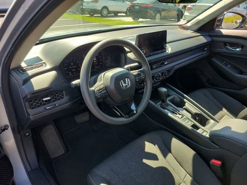 Used 2025 Honda Accord SE image 19