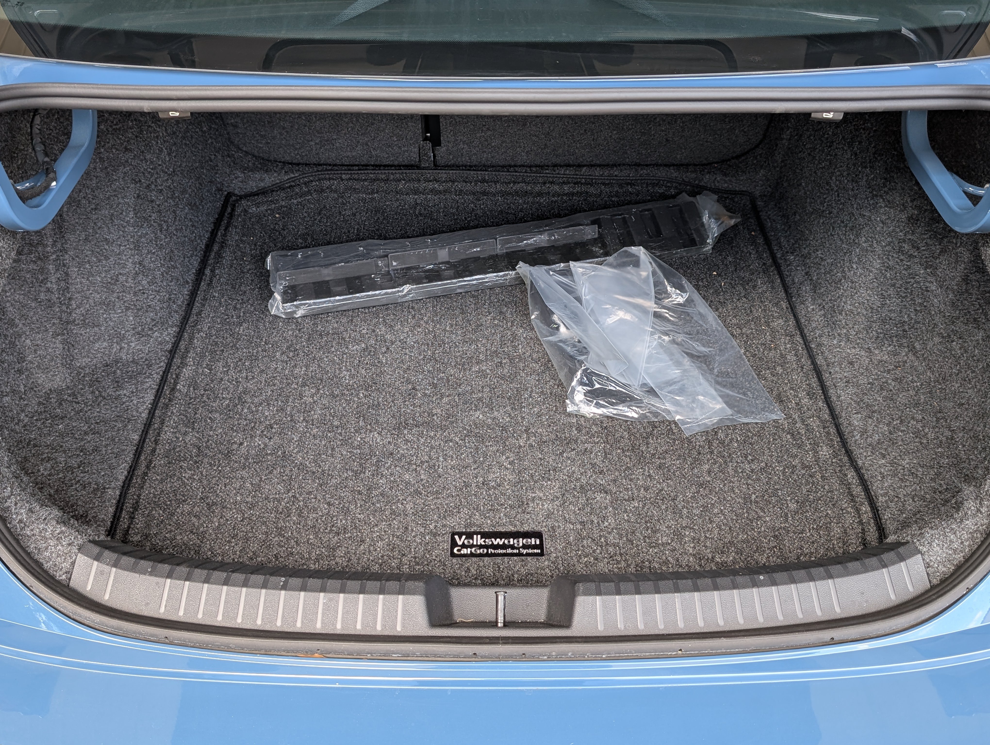 Used 2025 Volkswagen Jetta SE w/ Sunroof Package FWD image 19