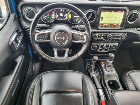 Used 2022 Jeep Wrangler Unlimited Sahara w/ Cold Weather Group image 10