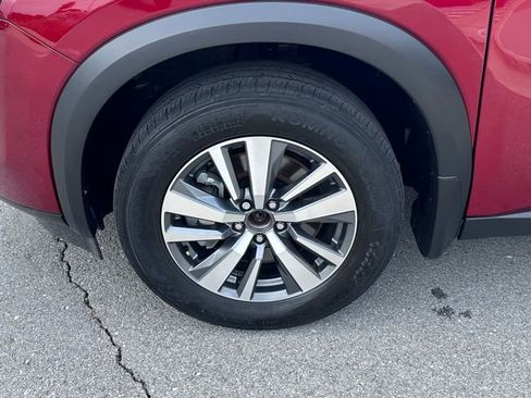 Used 2024 Nissan Pathfinder SL AWD/4WD image 30