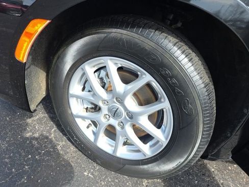 Used 2022 Chrysler Pacifica Touring-L image 54