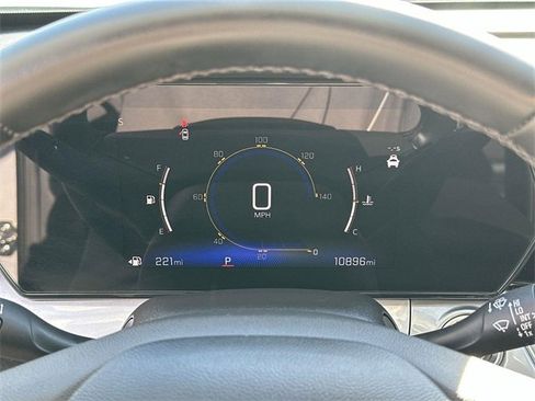 Used 2024 Chevrolet Trax LT w/ Driver Confidence Package image 10