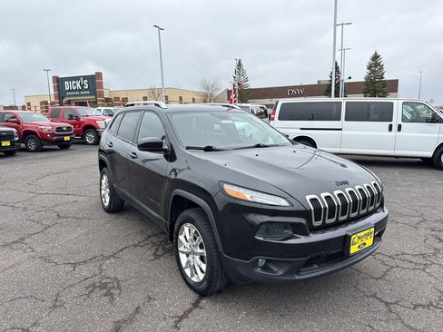 Used 2014 Jeep Cherokee Limited w/ Trailer Tow Group AWD/4WD image 4