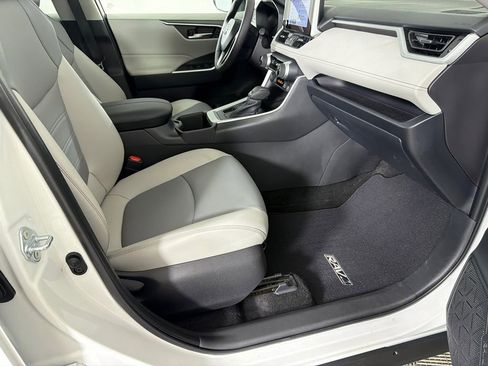 Used 2025 Toyota RAV4 XLE Premium w/ Weather Package image 14