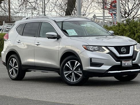 Certified 2019 Nissan Rogue SV w/ Premium Package image 2
