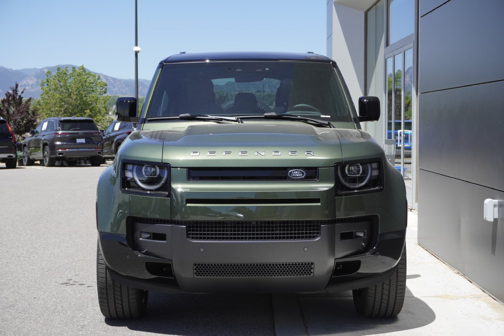New 2026 Land Rover Defender 110 X-Dynamic SE AWD/4WD image 5