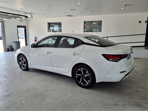 Used 2025 Nissan Sentra SV FWD image 16