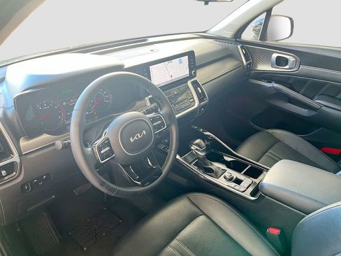 Used 2022 Kia Sorento SX image 9
