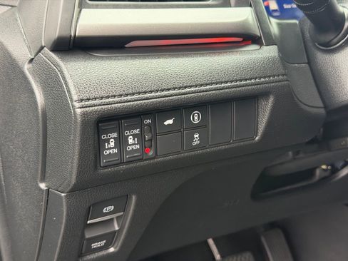 Used 2024 Honda Odyssey Sport image 15