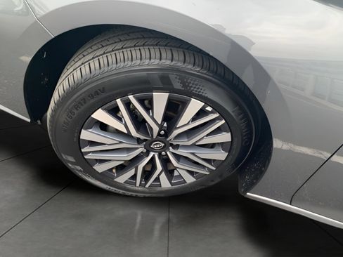 Used 2025 Nissan Altima 2.5 SV image 25