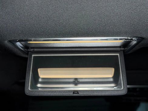 Used 2017 Mercedes-Benz S 550 4MATIC Sedan image 26