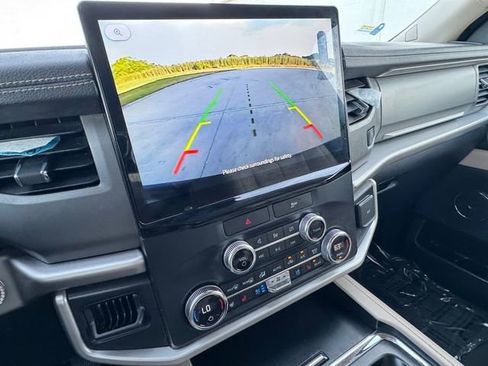 Used 2022 Ford Expedition XLT RWD image 9