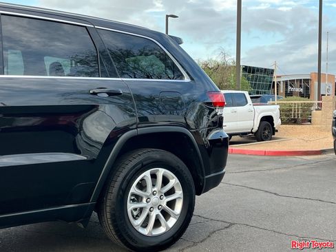 Used 2022 Jeep Grand Cherokee Laredo E RWD image 10