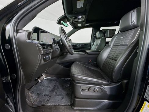 Used 2024 Cadillac Escalade V AWD/4WD image 2