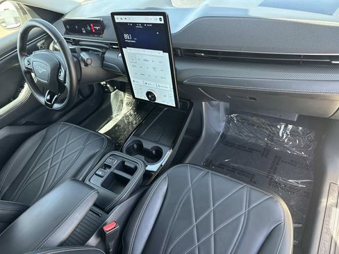 Used 2025 Ford Mustang Mach-E Select w/ Comfort Package Lite image 32