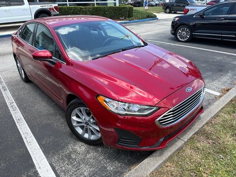 Used 2020 Ford Fusion SE FWD image 1