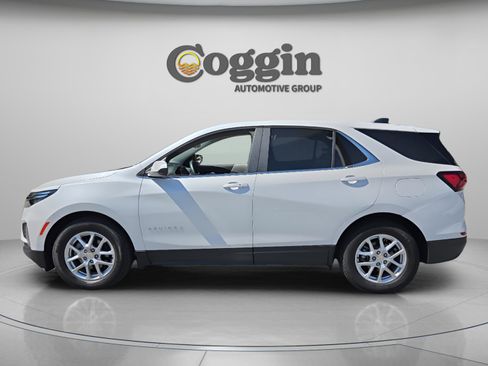 Used 2023 Chevrolet Equinox LT image 2