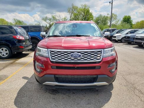 Used 2017 Ford Explorer Platinum AWD/4WD image 2