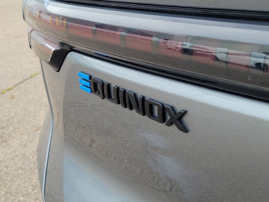 Certified 2024 Chevrolet Equinox EV LT w/ LPO, Trailering Package FWD image 37