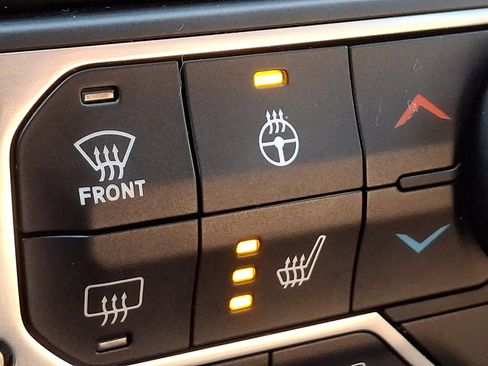 Used 2022 Jeep Wrangler Unlimited Sahara w/ Cold Weather Group image 26