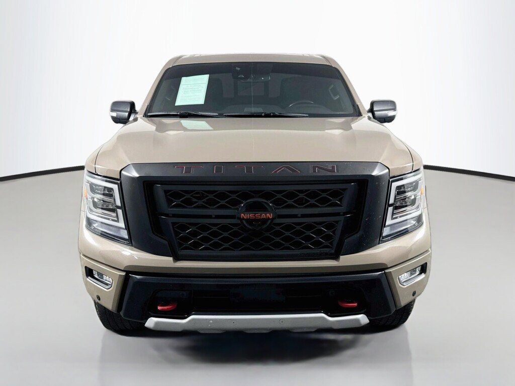 Used 2022 Nissan Titan PRO-4X w/ Pro-4x Convenience Package AWD/4WD image 8