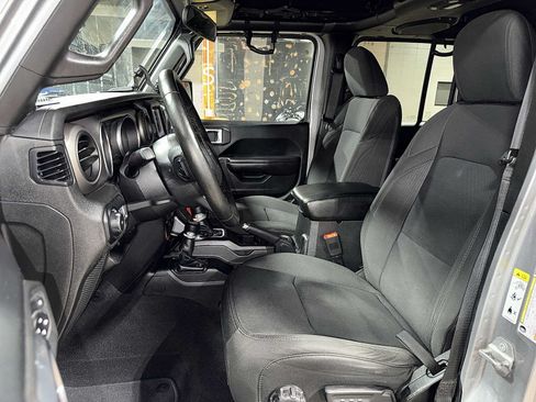 Used 2018 Jeep Wrangler Unlimited Sport S AWD/4WD image 15