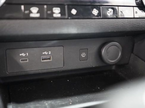 Used 2024 Mitsubishi Outlander SE image 27